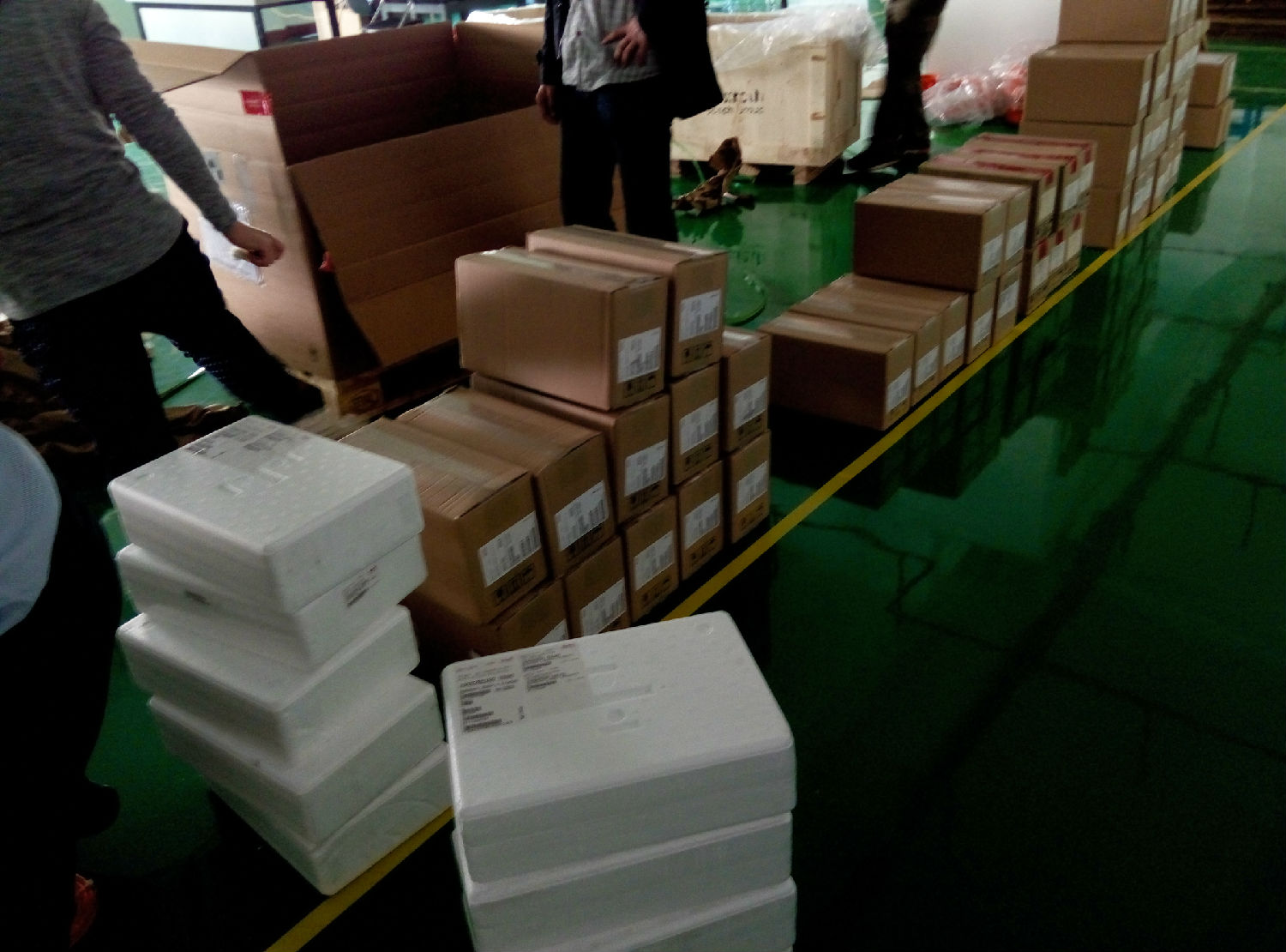深圳客户订购的力士乐伺服电机等产品又到货啦！